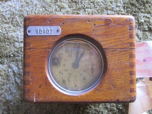 Antique pigeon racing clock